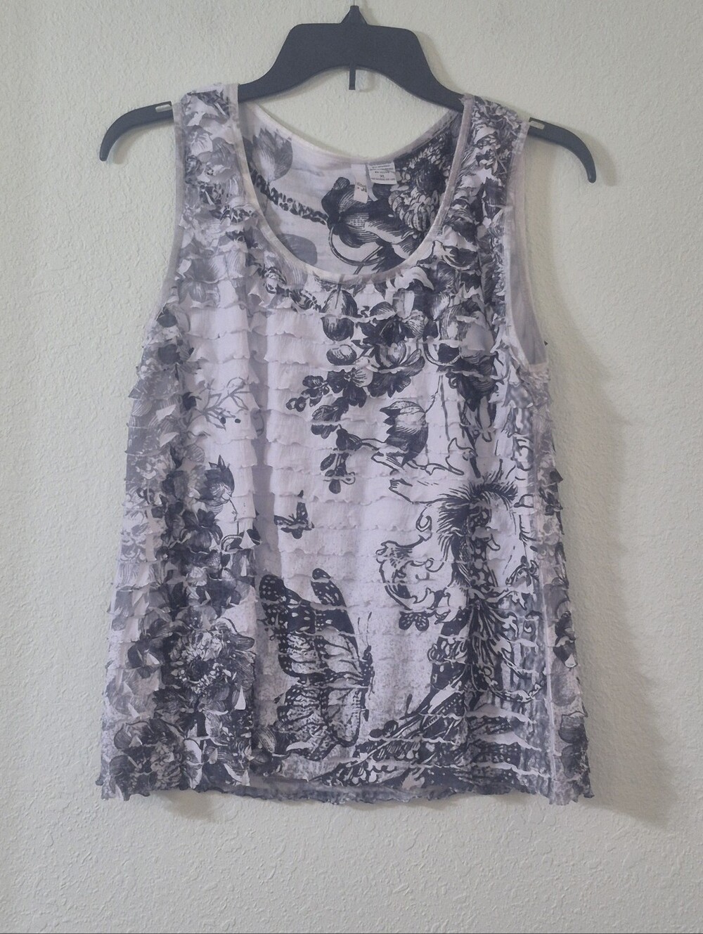 Sami & Jo Gray and White Floral Ruffle Tank Top